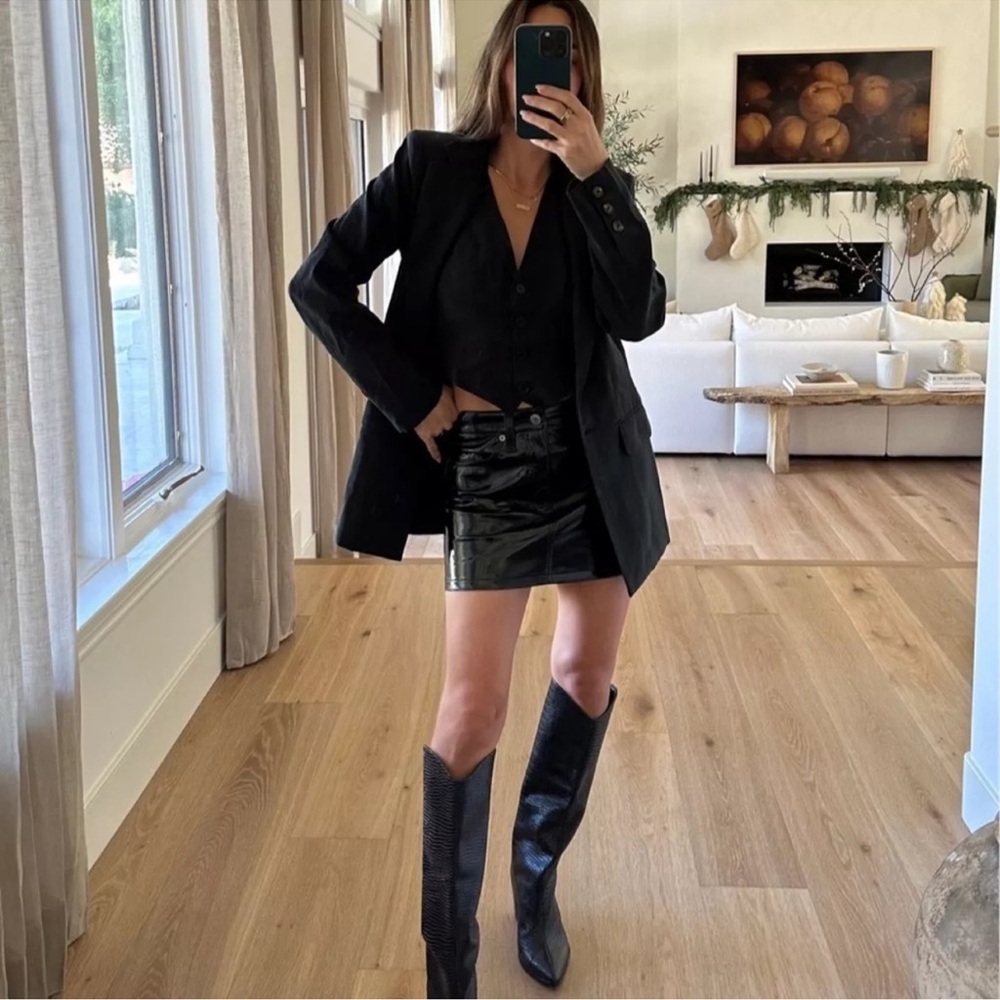 New Agolde Recycled Leather Liv Mini Skirt in Black Patent Leather in Size 32